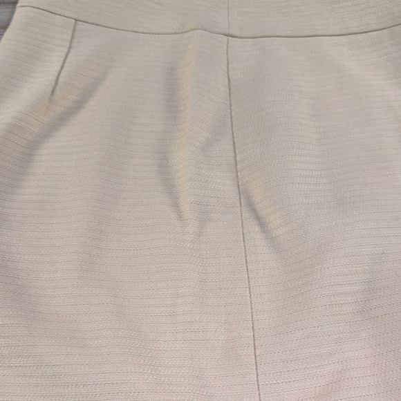 Ann Taylor Women’s Cream Textured Skirt with Button-Detailed Skirt - Picture 14 of 14